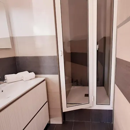 Guest house Cambria & 4*